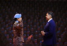 ЕТГ: Ерөнхийлөгч У.Хүрэлсүх энхийг сахиулагчдад төрийн одон, медаль гардууллаа