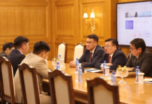 Ерөнхий сайд Г.Занданшатар суулт зарлаж буй багш нарын төлөөлөлтэй уулзлаа