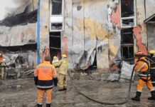 ОБЕГ: Увс аймгийн “Шинэ Улаангом зах”-д гарсан гал түймрийг унтраахаар ажиллаж байна