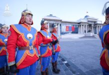 УИХ: Монгол Улсын Төрийн далбааг мандуулах ёслол боллоо