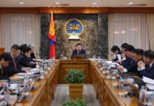 ЗГ: Хяналтын болон бүтээмжийн менежер, сайд нарын зөвлөхүүдийг цомхотгож, дэд сайд нарыг томиллоо