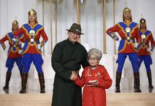 ЕТГ: Доктор Түндэвийн Зэвгээд Ардын багш цол хүртээлээ