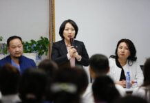 Эмч нар үйлдвэрийн ажилтан, ахмад настнуудын урьдчилан сэргийлэх үзлэгийг тасралтгүй үргэлжлүүлэх шаардлагатай байгааг хэллээ