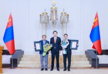 УИХ: Б.Чимидийн нэрэмжит шагналыг “Эрүүгийн процессын эрх зүйн үндсэн асуудал” бүтээлээрээ Гавьяат хуульч, профессор Ж.Бямбаа, профессор Ж.Эрхэсхулан нар хүртлээ