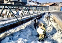 СХД: Булаг болон хөрсний ус гадагшилж бөглөрөн үүссэн халиа тошинг цэвэрлэх ажил үргэлжилж байна