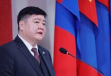 Алслагдсан дүүргийн төрийн албан хаагчид урамшуулал авч эхэлжээ