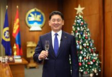 Монгол Улсын Ерөнхийлөгч Ухнаагийн Хүрэлсүхийн шинэ жилийн мэндчилгээ