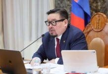 ЗГ: Ерөнхий сайд Г.Занданшатар Эрчим хүчний сайд Б.Чойжилсүрэнд нэг сарын хугацаатай үүрэг өглөө