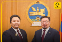 ЗГ: Ерөнхий сайд Г.Занданшатар нэрэмжит шагналаа дэлхийн дуурийн шилдэг баритон, Ардын жүжигчин Э.Амартүвшинд гардууллаа