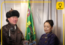 ХХААХҮЯ: Улсын аварга тариаланч хамт олны шагналыг гардуулжээ