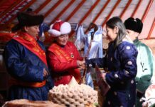 Дундговь аймгийн Буянт багийн малчин Н.Бямбажав, С.Дэлгэржаргал нар “Монгол улсын аварга малчин”-аар тодорлоо