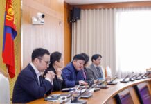 УИХ: Төрийн бүтээмж, засаглалын шинэчлэлийн асуудлаар санал, дүгнэлт гаргах, холбогдох хууль тогтоомжийн төсөл боловсруулах үүрэг бүхий ажлын хэсэг хуралджээ