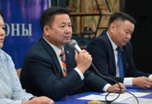 УИХ-ын гишүүн Ц.Мөнхбат: Дундговь аймгийн Ардчилсан намын хорооны хурал 98 хувийн ирцтэйгээр үргэлжилж байна