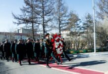 ЗХЖШ: Л.Дандар баатрын хөшөөнд цэцэг өргөлөө