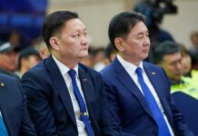 ЕТГ: Монгол Улсын Ерөнхийлөгч Ухнаагийн Хүрэлсүх “Эрдэнэс Монгол” нэгдлийн харьяа “Багануур” ХК-аар зочилж, уурхайчидтай уулзлаа