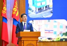 Ерөнхийлөгч У.Хүрэлсүх хувийн хэвшлийн эрүүл мэндийн байгууллага, Өрхийн эрүүл мэндийн төвийн эмч, ажилтнуудтай уулзжээ