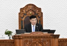 Монгол Улсын Их Хурлын тухай хуульд нэмэлт, өөрчлөлт оруулах тухай хуулийн төсөл болон хамт өргөн мэдүүлсэн хуулийн төслийг хэлэлцэж эхэллээ