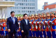 ЕТГ: БНСУ-ын Ерөнхийлөгч И Жэ Мён, гэргий Ким Хе Гён нарыг албан ёсоор угтаж авлаа