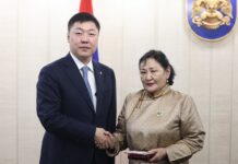 НИТХ: Төрийн одон, медаль гардууллаа