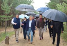 ЕТГ: Солонгосын Ерөнхийлөгч асан Мүн Жэ Ин дурсгалын мод тарилаа