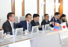 БОЛОВСРОЛЫН ЯАМ: Боловсролын сайд Л.Энх-Амгалан Япон улсын IUHW группын захирал Такаги Күнинори болон бусад төлөөлөгчдийг хүлээн авч уулзлаа