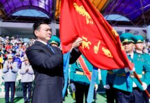 ХЗДХЯ: Монгол улсын ерөнхийлөгчийн зарлигаар Увс амйгийн хилийн цэргийн 0245 дугаар ангид цэргийн гавьяаны одогн хүртээлээ