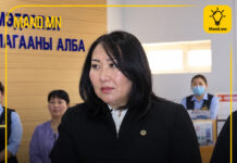 Ажлаасаа огцрох сахилгын шийтгэлтэй шүүгчийг “Гурван сарын цалинтай амралт”-аар шагнажээ